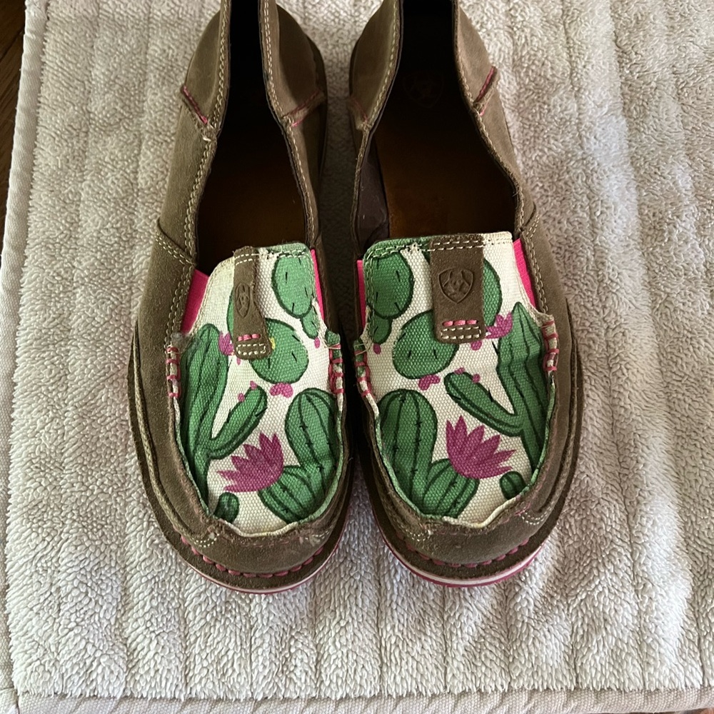 Women’s Slip-On Cactus Print Canvas & Suede Loafers - Pink/Green